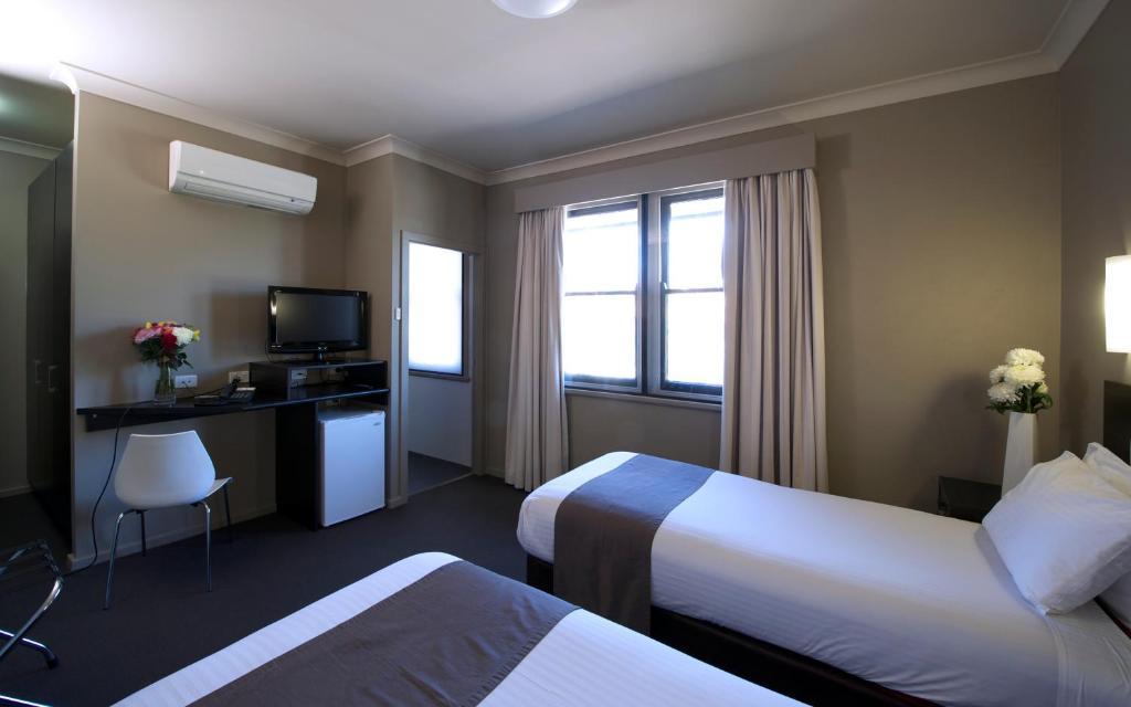 Best Western Blackbutt Inn New Lambton Екстер'єр фото